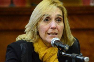Para Vilma Baragiola se debe tomar una medida ejemplar en el caso del Defensor del Pueblo