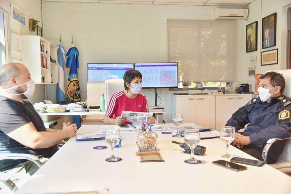 Mayra Mendoza recibi� al nuevo jefe de la Estaci�n de Polic�a Quilmes