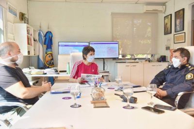 Mayra Mendoza recibi� al nuevo jefe de la Estaci�n de Polic�a Quilmes