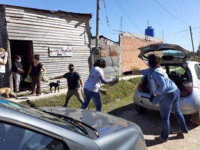 La UNLP comenz� con la entrega de bolsones de alimentos a comedores comunitarios