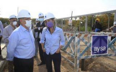 Ituzaing�: Malena Galmarini recorri� la Estaci�n de Bombeo Cloacal con Descalzo y firm� convenio para nuevas obras