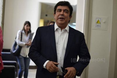 Espinoza, tras reunirse con Kicillof: �Tenemos que redoblar esfuerzos para que se cumpla el aislamiento�