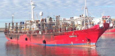 El Scirocco ya est� frente a la costa y se activa el alerta en el Puerto