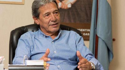 Al final los petroleros suspendidos tendr�n un recorte del 40% en sus salarios