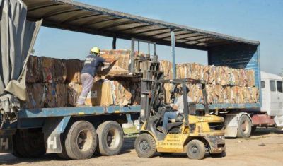 La Municipalidad de Arroyito vendi� cart�n para reciclaje por primera vez