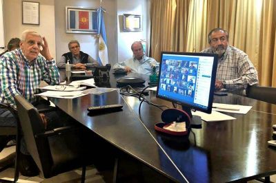 La CGT negocia con la UIA fijar un l�mite del 20% para los recortes salariales