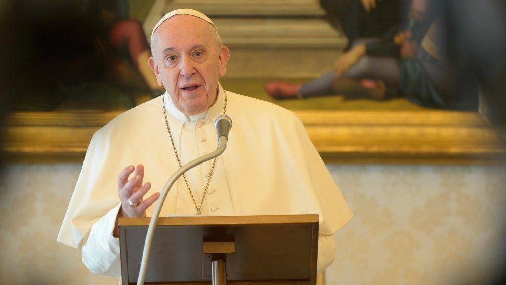 El Papa en el Regina Coeli �Elijamos el camino del �s� a Dios, no del 'si'