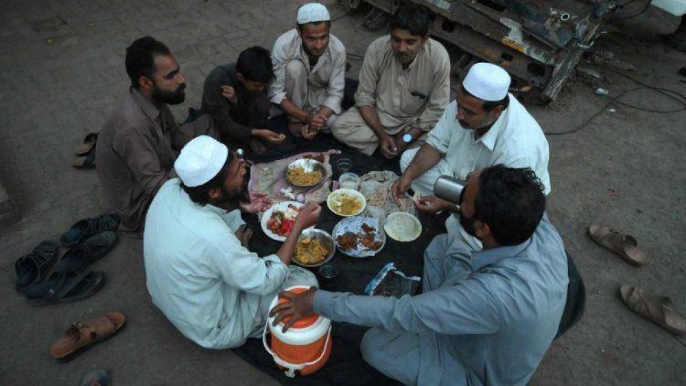 Que tambin los musulmanes recen en casa durante el Ramadn