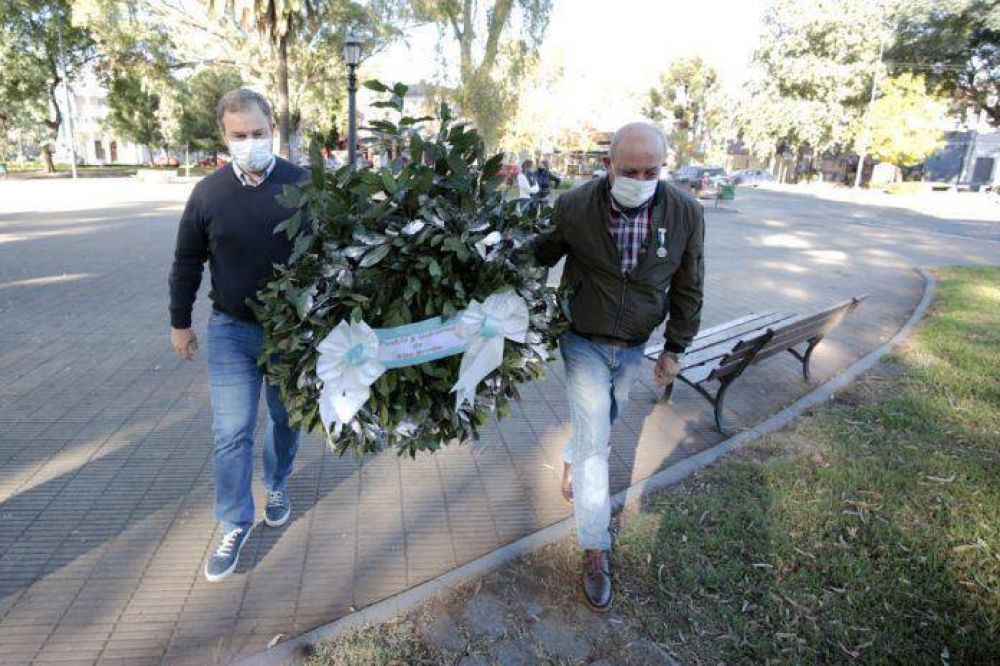 Cascallares junto a ex combatientes en homenaje a los h�roes del General Belgrano