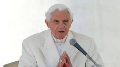 Benedicto XVI compar� al matrimonio homosexual con el �anticristo� y denunci� que sus detractores buscan silenciarlo