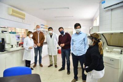 Sujarchuk, Daniel Gollan y Federico Thea recorrieron el Hospital Municipal Presidente N�stor Carlos Kirchner en su primer d�a oficial bajo gesti�n comunal