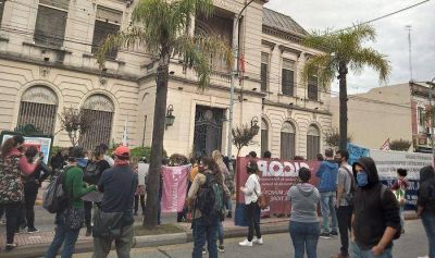 Tigre: Mesa de Di�logo entre el Municipio y los trabajadores cesanteados