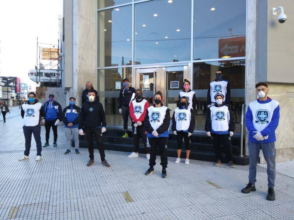 La Asociaci�n de Rescatistas Argentinos realiza iniciativas solidarias en Lomas