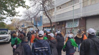 Postres Balcarce: 130 familias no cobran sus sueldos