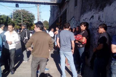 Trabajadores de la textil Iberoamericana organizan una �mateada� para reclamar por sus sueldos