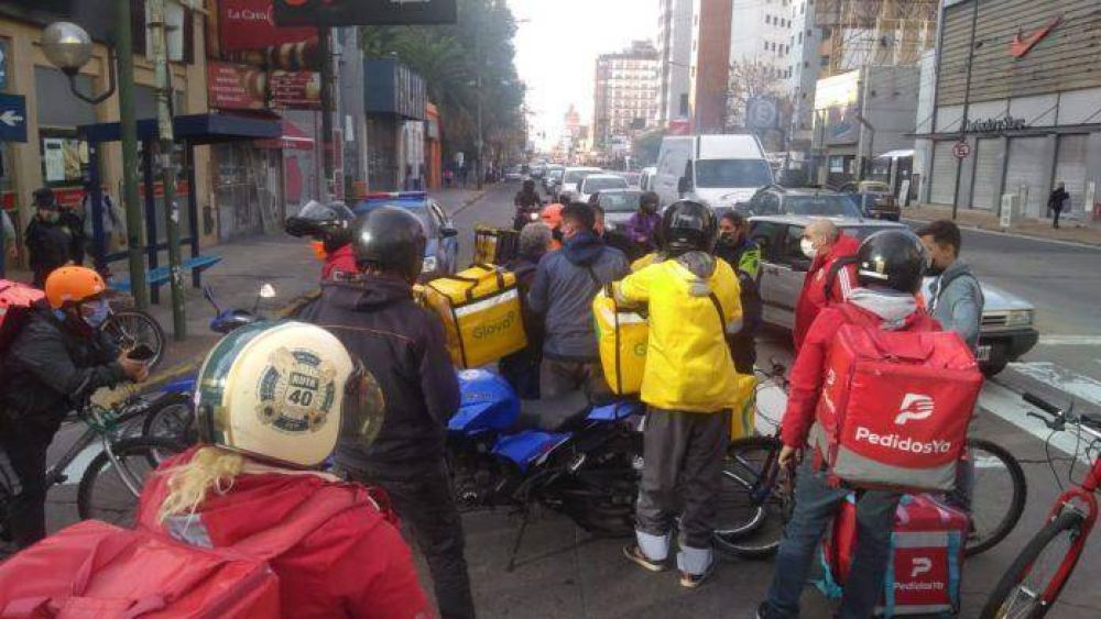 Trabajadores de deliverys de Lomas volvieron a reclamar por mayor seguridad