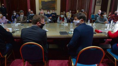 Kicillof analiz� el impacto de exceptuar del aislamiento a industrias y comercios