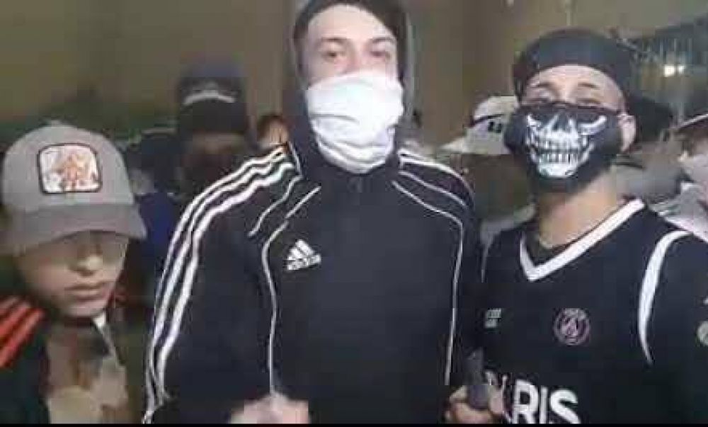 Lan�s: mot�n en una comisar�a por un preso con fiebre desde hace cuatro d�as