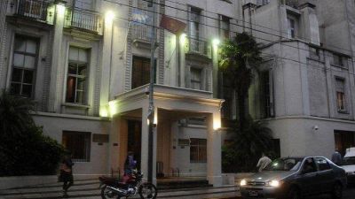 Sanatorio Otamendi recorta salarios: el Gobierno los financia y Daer justifica