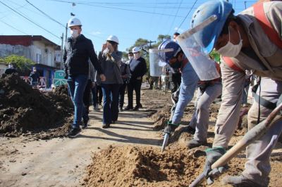 Se reactiv� la obra de instalaci�n de la red de cloacas en Budge
