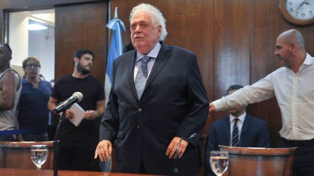 Gins Gonzlez Garca: Sabemos que ya hay pruebas de una vacuna y pediremos a la OMS que sea para todos