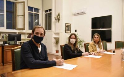 El Gobierno bonaerense y el Municipio de La Plata invertir�n $20.000.000 para infraestructura escolar 