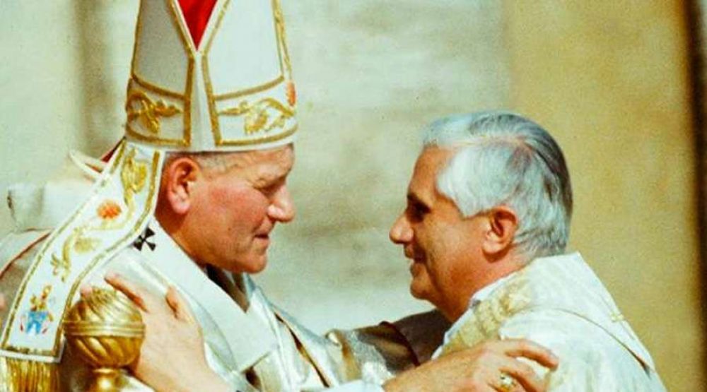 Benedicto XVI escribe carta por 100 aos del nacimiento de San Juan Pablo II