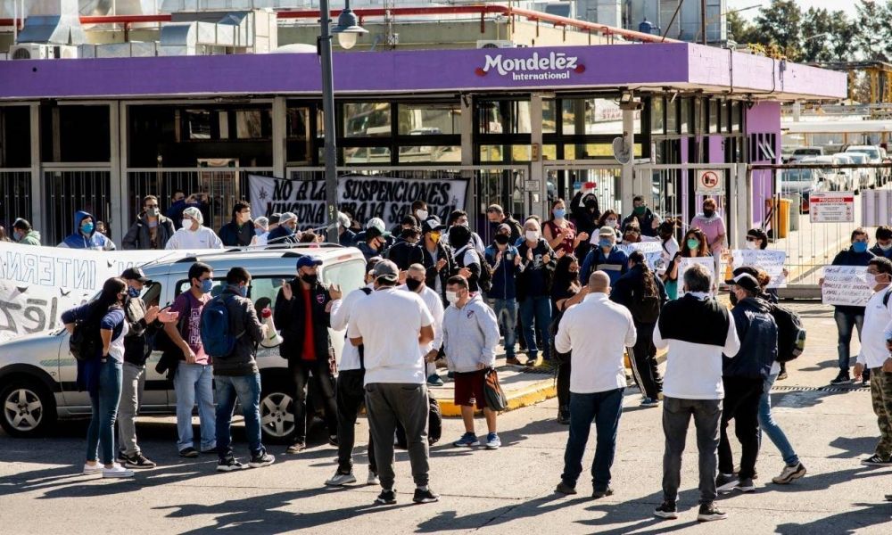 Trabajadores de Mondelez volvieron a protestar en rechazo a las 500 suspensiones y rebajas salariales