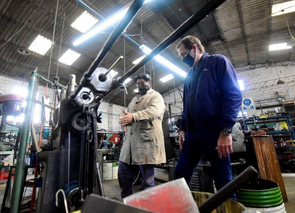 La Plata: autorizan a seis nuevas industrias y al sector florcola a retomar su actividad