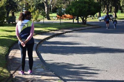 Los positivos condicionan la flexibilizaci�n en el interior: unos distritos avanzan, otros retroceden