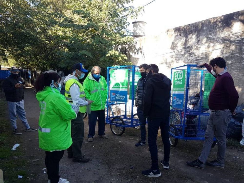 Eco Lomas: entregaron bicicarros a trabajadores de una cooperativa