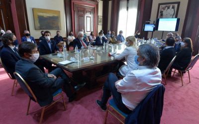 Kicillof y Cafiero encabezaron reuni�n para reforzar la asistencia a los barrios populares bonaerenses