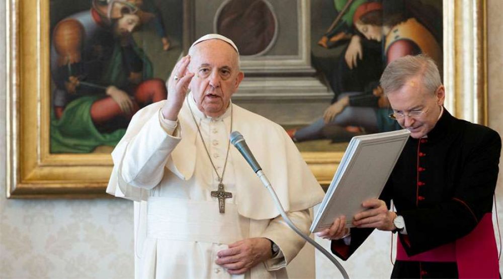 Papa Francisco: El simple hecho de existir abre el corazn del hombre a la oracin