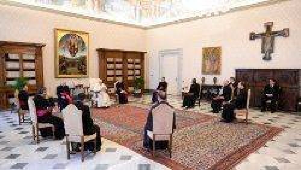 Catequesis del Papa: La oracin abre la puerta a la esperanza