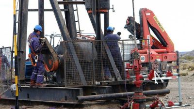 Neuquén: Trabajadores petroleros paran por falta de pago “en tiempo y forma”
