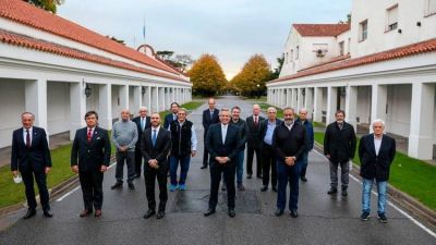 La UIA y la CGT analizan profundizar el di�logo bilateral para llevar sus propuestas al Gobierno