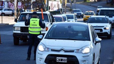 Los trabajadores exceptuados deber�n volver a pedir el permiso para circular durante la cuarentena