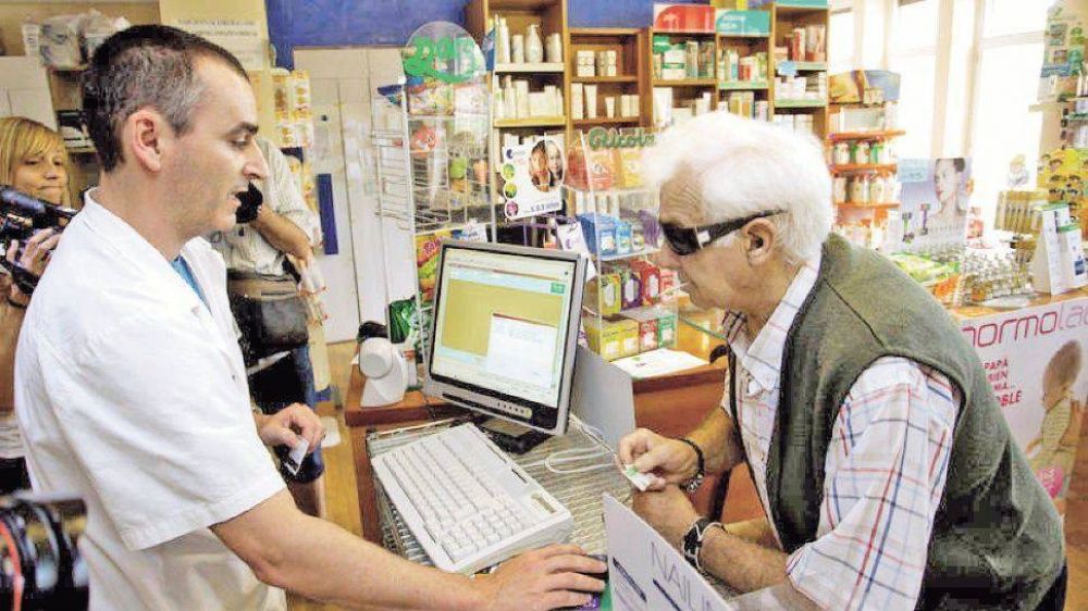 Las farmacias no se consideran comercios y rechazan multas del Gobierno