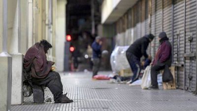 Coronacrisis: la pobreza subi� en abril al 40% y el 88% de las familias qued� endeudada en mayo