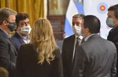 Fernando Gray con Alberto Fern�ndez y Axel Kicillof en el lanzamiento del nuevo plan de infraestructura