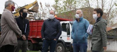 Grindetti e Insaurralde recorrieron obras de pavimentaci�n en la zona lim�trofe de Lomas y Lan�s