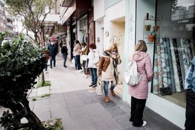 Reapertura comercial: Junto a comerciantes y vecinos Montenegro advirti� �no es un paseo, es reactivar nuestra econom�a�