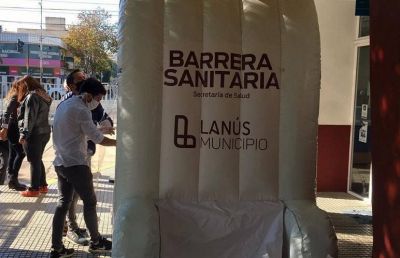 �Barrera sanitaria�: El nuevo t�nel de desinfecci�n en el centro de atenci�n vecinal de Lan�s