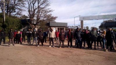 Recicladores siguen con el reclamo y no hubo recolecci�n de basura