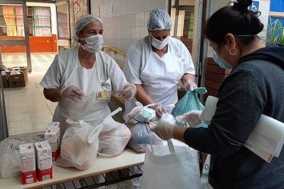 El gobierno de la Ciudad reconoce que paga el doble de lo que cuesta la comida para las escuelas