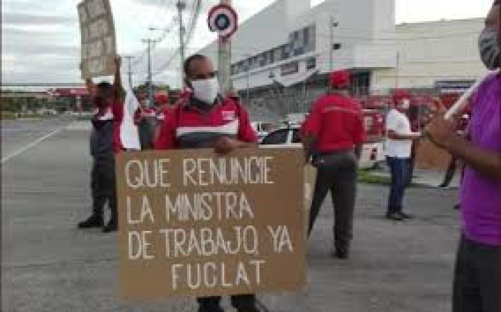 Sindicatos piden la renuncia de la ministra de Trabajo