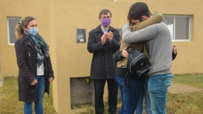 Harispe sigue entregando viviendas en Lezama