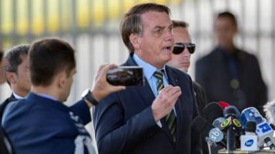 Jair Bolsonaro anunci� que tomar� acciones legales contra el grupo �Anonymous� tras la publicaci�n de sus datos personales