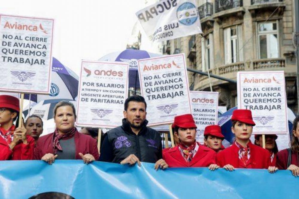 Aeronavegantes denunci la falta de pago de salarios en Avianca Argentina