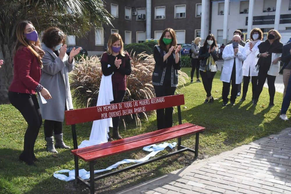 #NiUnaMenos | El Banco Rojo lleg al Hospital Posadas